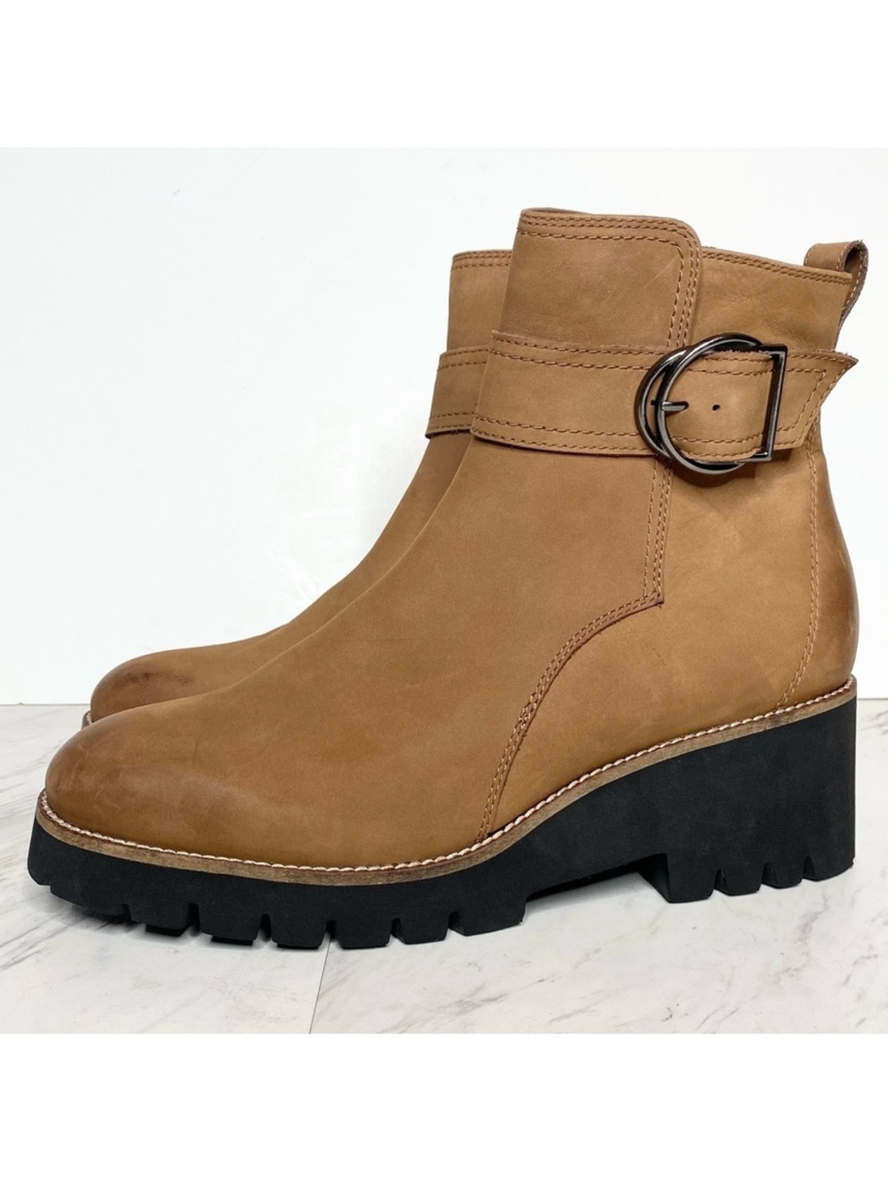 New! Blondo Dagger Brown Nubuck Bootie 12M